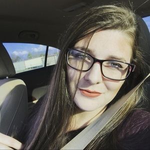 Meet your Posher, Cecilia